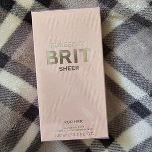 Burberry Brit Sheer Perfume  Eau De Toilette Spray 3.3 oz